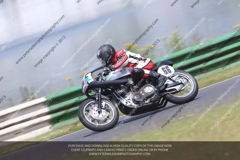 Vintage motorcycle club;eventdigitalimages;mallory park;mallory park trackday photographs;no limits trackdays;peter wileman photography;trackday digital images;trackday photos;vmcc festival 1000 bikes photographs