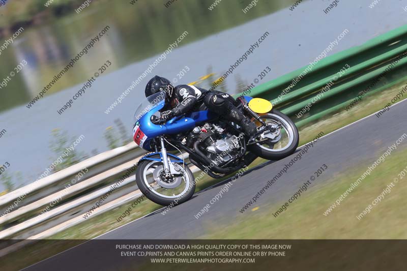 Vintage motorcycle club;eventdigitalimages;mallory park;mallory park trackday photographs;no limits trackdays;peter wileman photography;trackday digital images;trackday photos;vmcc festival 1000 bikes photographs