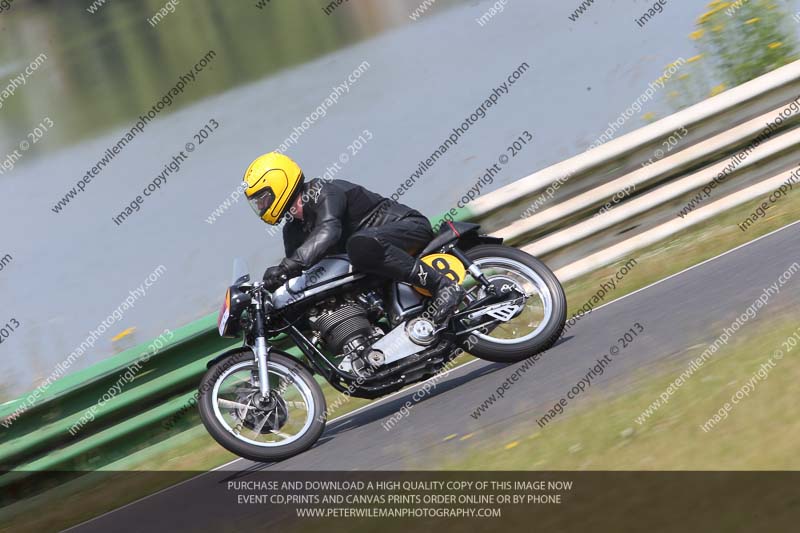 Vintage motorcycle club;eventdigitalimages;mallory park;mallory park trackday photographs;no limits trackdays;peter wileman photography;trackday digital images;trackday photos;vmcc festival 1000 bikes photographs