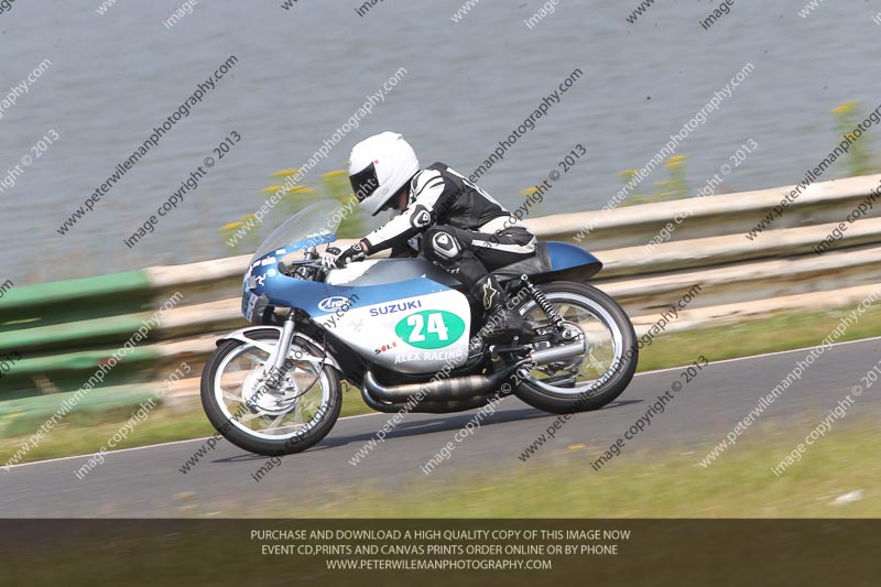 Vintage motorcycle club;eventdigitalimages;mallory park;mallory park trackday photographs;no limits trackdays;peter wileman photography;trackday digital images;trackday photos;vmcc festival 1000 bikes photographs