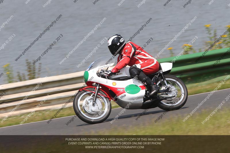 Vintage motorcycle club;eventdigitalimages;mallory park;mallory park trackday photographs;no limits trackdays;peter wileman photography;trackday digital images;trackday photos;vmcc festival 1000 bikes photographs
