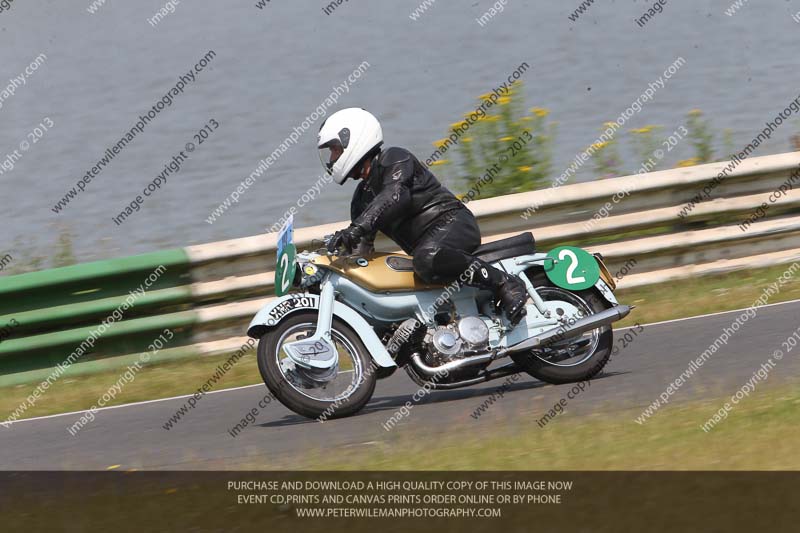 Vintage motorcycle club;eventdigitalimages;mallory park;mallory park trackday photographs;no limits trackdays;peter wileman photography;trackday digital images;trackday photos;vmcc festival 1000 bikes photographs
