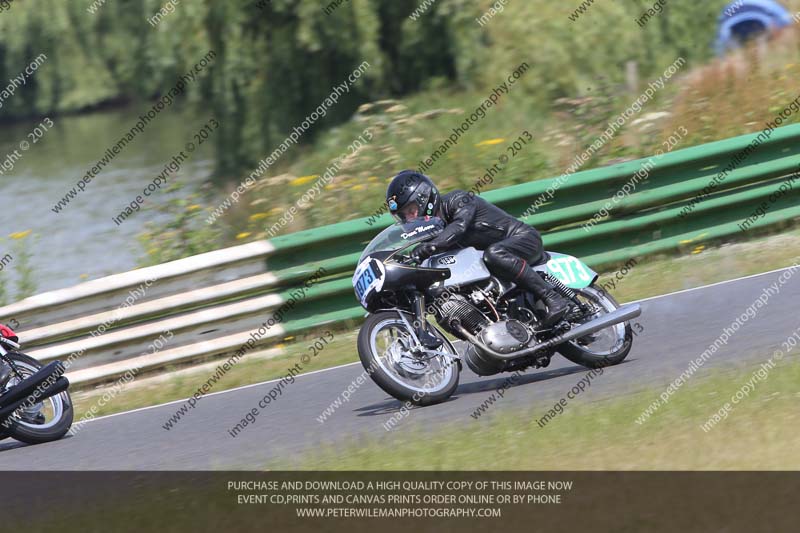 Vintage motorcycle club;eventdigitalimages;mallory park;mallory park trackday photographs;no limits trackdays;peter wileman photography;trackday digital images;trackday photos;vmcc festival 1000 bikes photographs