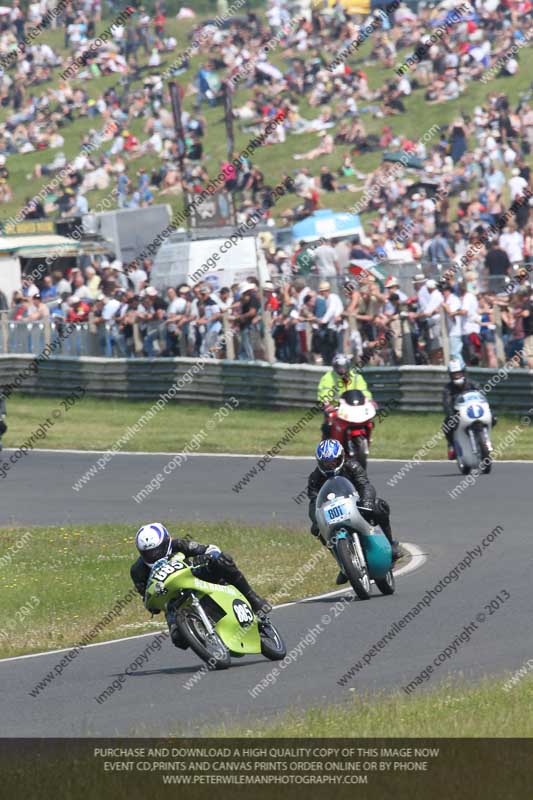 Vintage motorcycle club;eventdigitalimages;mallory park;mallory park trackday photographs;no limits trackdays;peter wileman photography;trackday digital images;trackday photos;vmcc festival 1000 bikes photographs