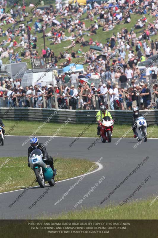 Vintage motorcycle club;eventdigitalimages;mallory park;mallory park trackday photographs;no limits trackdays;peter wileman photography;trackday digital images;trackday photos;vmcc festival 1000 bikes photographs