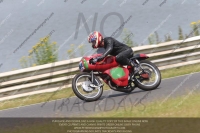 Vintage-motorcycle-club;eventdigitalimages;mallory-park;mallory-park-trackday-photographs;no-limits-trackdays;peter-wileman-photography;trackday-digital-images;trackday-photos;vmcc-festival-1000-bikes-photographs