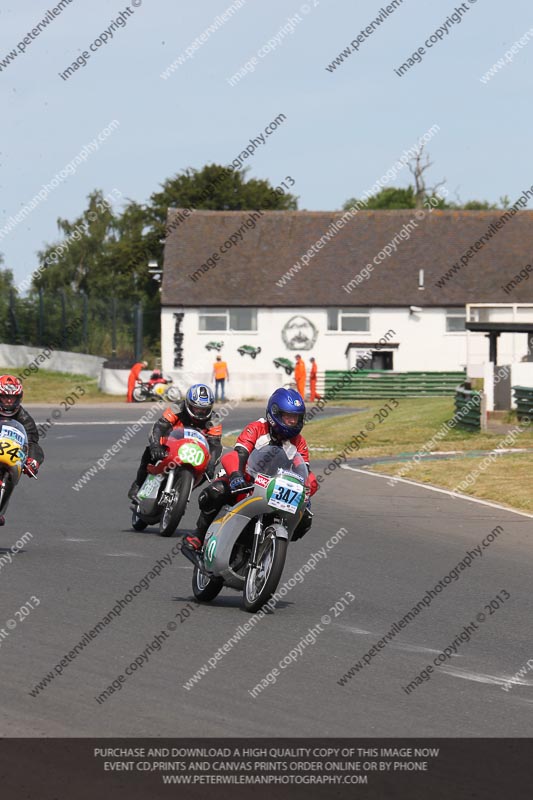 Vintage motorcycle club;eventdigitalimages;mallory park;mallory park trackday photographs;no limits trackdays;peter wileman photography;trackday digital images;trackday photos;vmcc festival 1000 bikes photographs