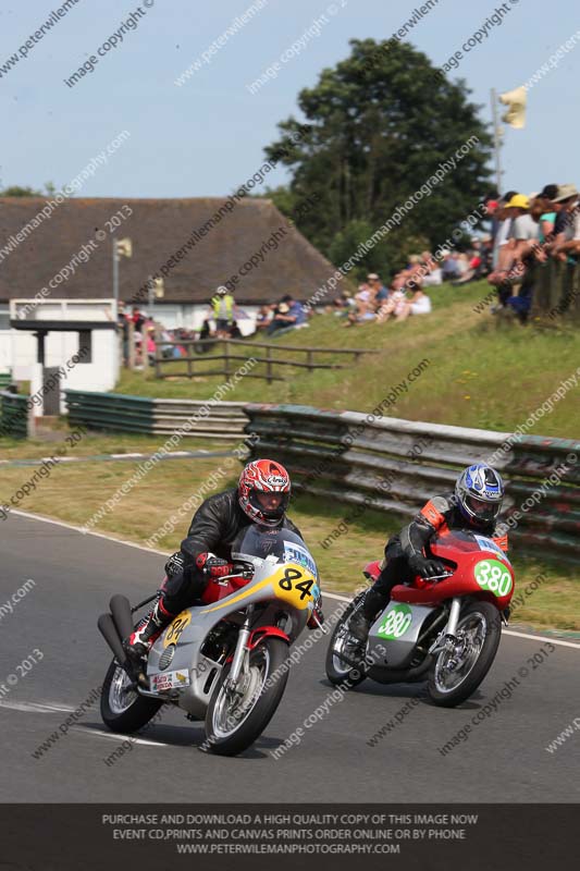 Vintage motorcycle club;eventdigitalimages;mallory park;mallory park trackday photographs;no limits trackdays;peter wileman photography;trackday digital images;trackday photos;vmcc festival 1000 bikes photographs