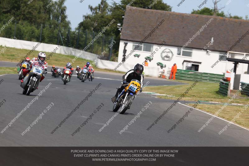 Vintage motorcycle club;eventdigitalimages;mallory park;mallory park trackday photographs;no limits trackdays;peter wileman photography;trackday digital images;trackday photos;vmcc festival 1000 bikes photographs