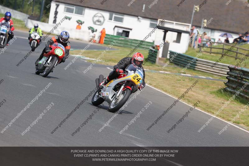 Vintage motorcycle club;eventdigitalimages;mallory park;mallory park trackday photographs;no limits trackdays;peter wileman photography;trackday digital images;trackday photos;vmcc festival 1000 bikes photographs