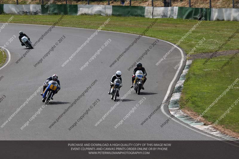 Vintage motorcycle club;eventdigitalimages;mallory park;mallory park trackday photographs;no limits trackdays;peter wileman photography;trackday digital images;trackday photos;vmcc festival 1000 bikes photographs