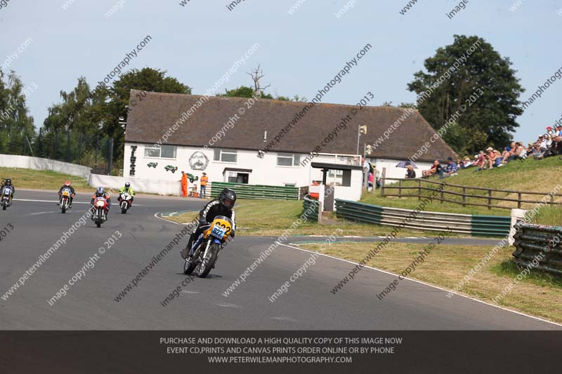 Vintage motorcycle club;eventdigitalimages;mallory park;mallory park trackday photographs;no limits trackdays;peter wileman photography;trackday digital images;trackday photos;vmcc festival 1000 bikes photographs