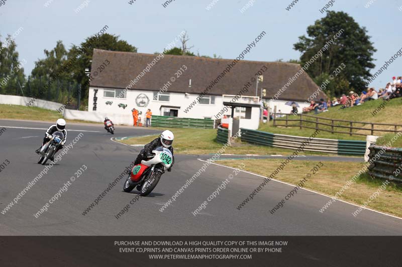 Vintage motorcycle club;eventdigitalimages;mallory park;mallory park trackday photographs;no limits trackdays;peter wileman photography;trackday digital images;trackday photos;vmcc festival 1000 bikes photographs