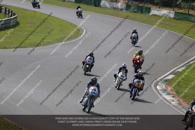 Vintage motorcycle club;eventdigitalimages;mallory park;mallory park trackday photographs;no limits trackdays;peter wileman photography;trackday digital images;trackday photos;vmcc festival 1000 bikes photographs