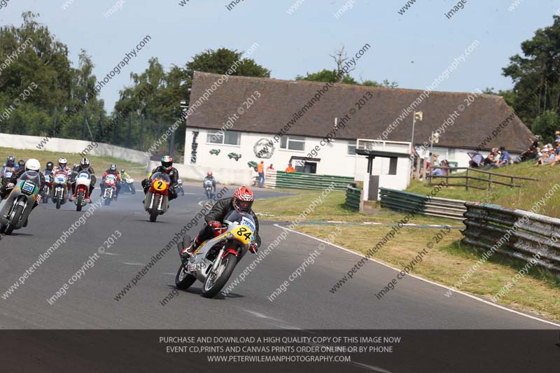 Vintage motorcycle club;eventdigitalimages;mallory park;mallory park trackday photographs;no limits trackdays;peter wileman photography;trackday digital images;trackday photos;vmcc festival 1000 bikes photographs