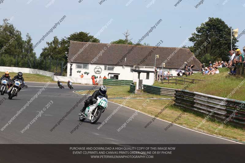 Vintage motorcycle club;eventdigitalimages;mallory park;mallory park trackday photographs;no limits trackdays;peter wileman photography;trackday digital images;trackday photos;vmcc festival 1000 bikes photographs