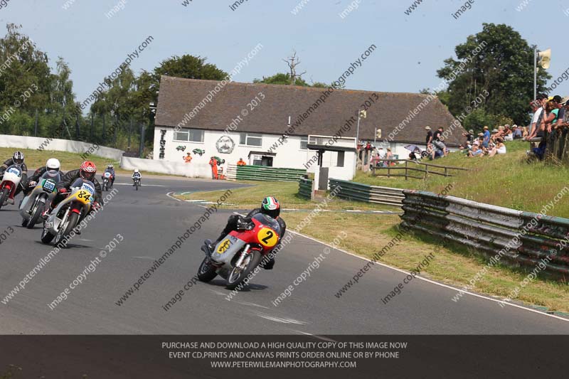 Vintage motorcycle club;eventdigitalimages;mallory park;mallory park trackday photographs;no limits trackdays;peter wileman photography;trackday digital images;trackday photos;vmcc festival 1000 bikes photographs
