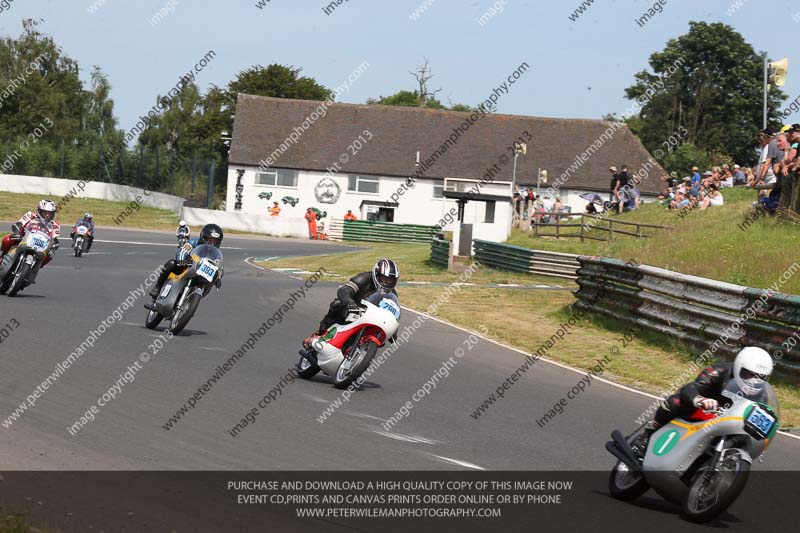 Vintage motorcycle club;eventdigitalimages;mallory park;mallory park trackday photographs;no limits trackdays;peter wileman photography;trackday digital images;trackday photos;vmcc festival 1000 bikes photographs