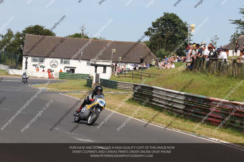 Vintage motorcycle club;eventdigitalimages;mallory park;mallory park trackday photographs;no limits trackdays;peter wileman photography;trackday digital images;trackday photos;vmcc festival 1000 bikes photographs