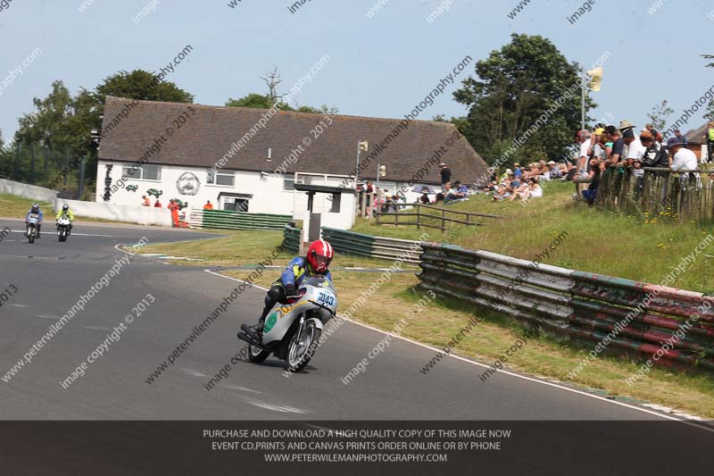 Vintage motorcycle club;eventdigitalimages;mallory park;mallory park trackday photographs;no limits trackdays;peter wileman photography;trackday digital images;trackday photos;vmcc festival 1000 bikes photographs