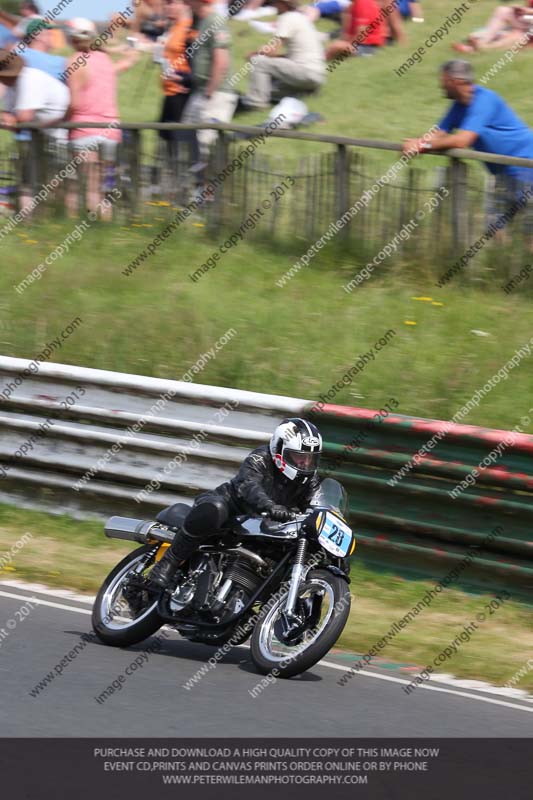 Vintage motorcycle club;eventdigitalimages;mallory park;mallory park trackday photographs;no limits trackdays;peter wileman photography;trackday digital images;trackday photos;vmcc festival 1000 bikes photographs