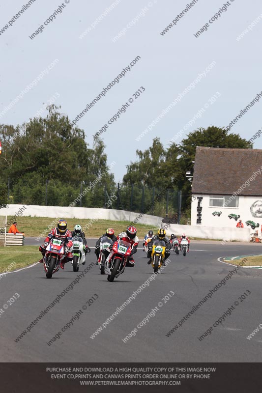Vintage motorcycle club;eventdigitalimages;mallory park;mallory park trackday photographs;no limits trackdays;peter wileman photography;trackday digital images;trackday photos;vmcc festival 1000 bikes photographs