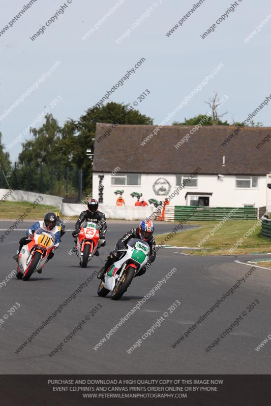Vintage motorcycle club;eventdigitalimages;mallory park;mallory park trackday photographs;no limits trackdays;peter wileman photography;trackday digital images;trackday photos;vmcc festival 1000 bikes photographs