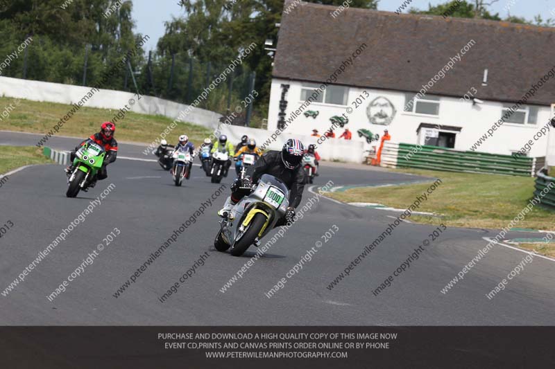 Vintage motorcycle club;eventdigitalimages;mallory park;mallory park trackday photographs;no limits trackdays;peter wileman photography;trackday digital images;trackday photos;vmcc festival 1000 bikes photographs
