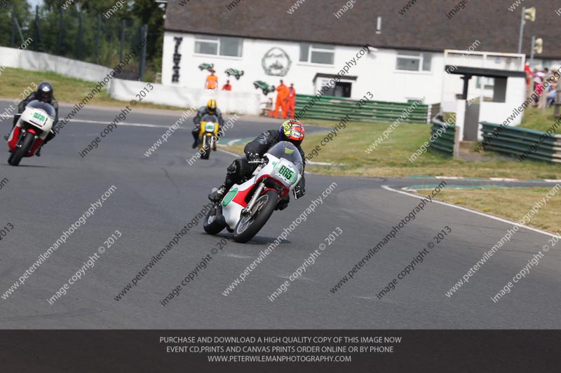 Vintage motorcycle club;eventdigitalimages;mallory park;mallory park trackday photographs;no limits trackdays;peter wileman photography;trackday digital images;trackday photos;vmcc festival 1000 bikes photographs