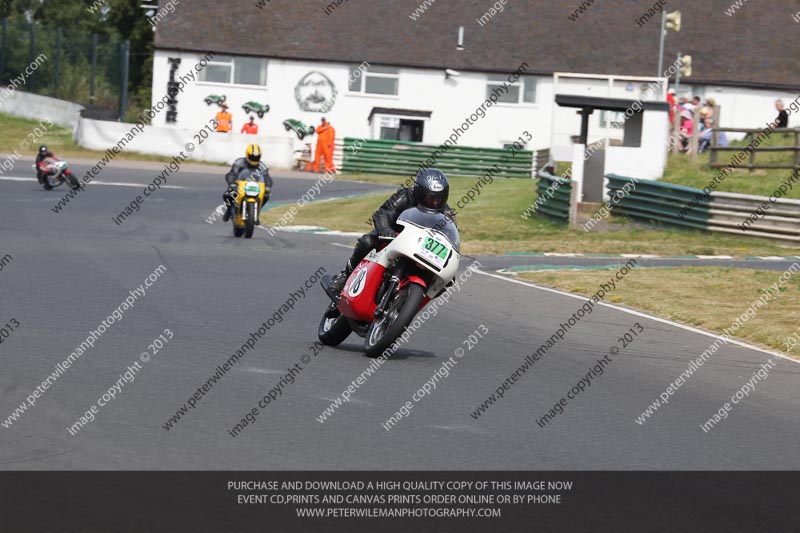 Vintage motorcycle club;eventdigitalimages;mallory park;mallory park trackday photographs;no limits trackdays;peter wileman photography;trackday digital images;trackday photos;vmcc festival 1000 bikes photographs