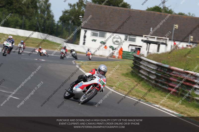 Vintage motorcycle club;eventdigitalimages;mallory park;mallory park trackday photographs;no limits trackdays;peter wileman photography;trackday digital images;trackday photos;vmcc festival 1000 bikes photographs