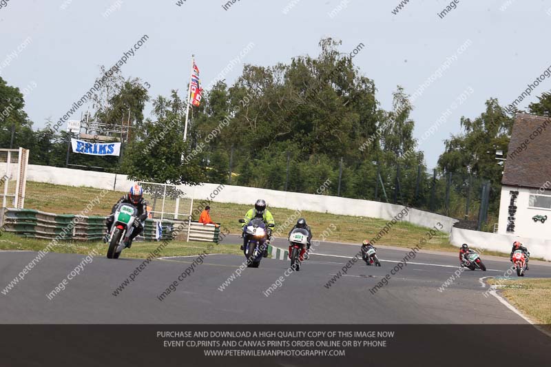 Vintage motorcycle club;eventdigitalimages;mallory park;mallory park trackday photographs;no limits trackdays;peter wileman photography;trackday digital images;trackday photos;vmcc festival 1000 bikes photographs