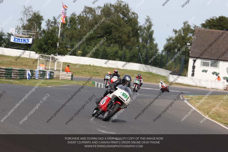 Vintage motorcycle club;eventdigitalimages;mallory park;mallory park trackday photographs;no limits trackdays;peter wileman photography;trackday digital images;trackday photos;vmcc festival 1000 bikes photographs