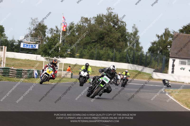 Vintage motorcycle club;eventdigitalimages;mallory park;mallory park trackday photographs;no limits trackdays;peter wileman photography;trackday digital images;trackday photos;vmcc festival 1000 bikes photographs