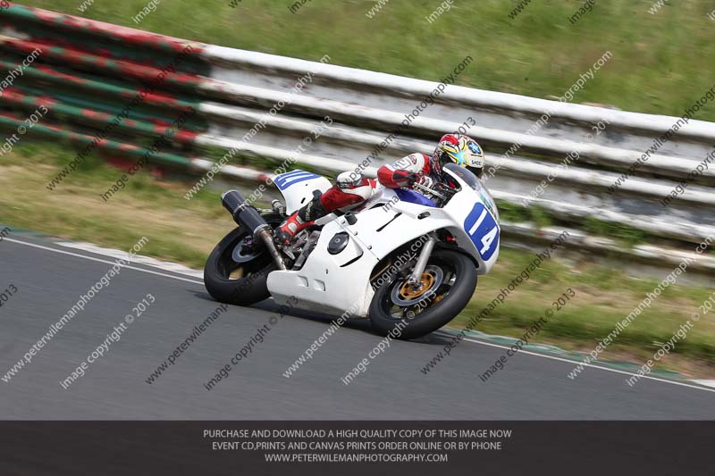 Vintage motorcycle club;eventdigitalimages;mallory park;mallory park trackday photographs;no limits trackdays;peter wileman photography;trackday digital images;trackday photos;vmcc festival 1000 bikes photographs