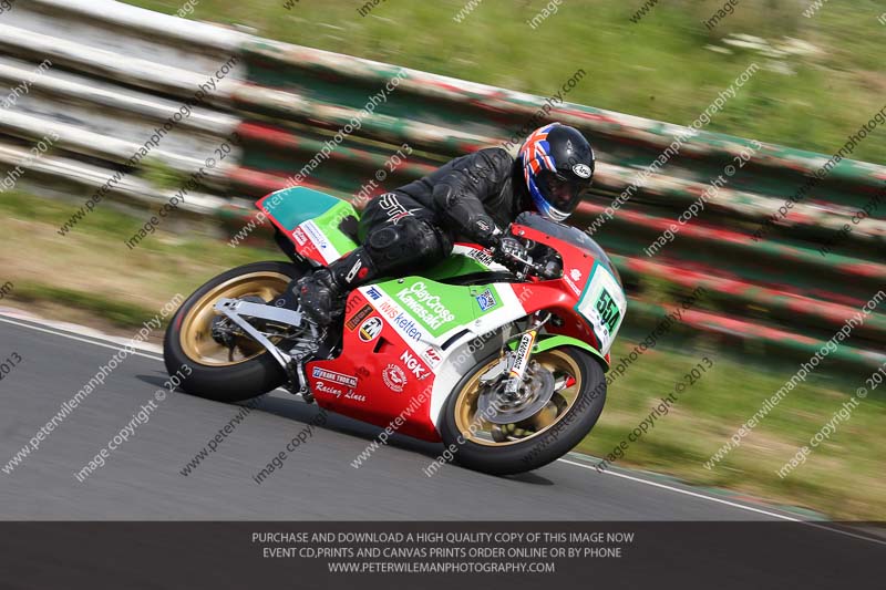 Vintage motorcycle club;eventdigitalimages;mallory park;mallory park trackday photographs;no limits trackdays;peter wileman photography;trackday digital images;trackday photos;vmcc festival 1000 bikes photographs