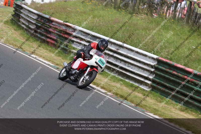 Vintage motorcycle club;eventdigitalimages;mallory park;mallory park trackday photographs;no limits trackdays;peter wileman photography;trackday digital images;trackday photos;vmcc festival 1000 bikes photographs