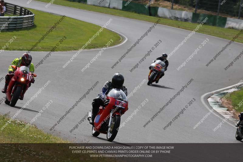 Vintage motorcycle club;eventdigitalimages;mallory park;mallory park trackday photographs;no limits trackdays;peter wileman photography;trackday digital images;trackday photos;vmcc festival 1000 bikes photographs