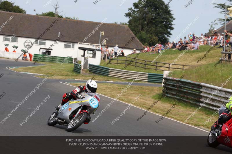 Vintage motorcycle club;eventdigitalimages;mallory park;mallory park trackday photographs;no limits trackdays;peter wileman photography;trackday digital images;trackday photos;vmcc festival 1000 bikes photographs