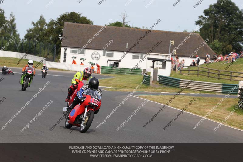Vintage motorcycle club;eventdigitalimages;mallory park;mallory park trackday photographs;no limits trackdays;peter wileman photography;trackday digital images;trackday photos;vmcc festival 1000 bikes photographs