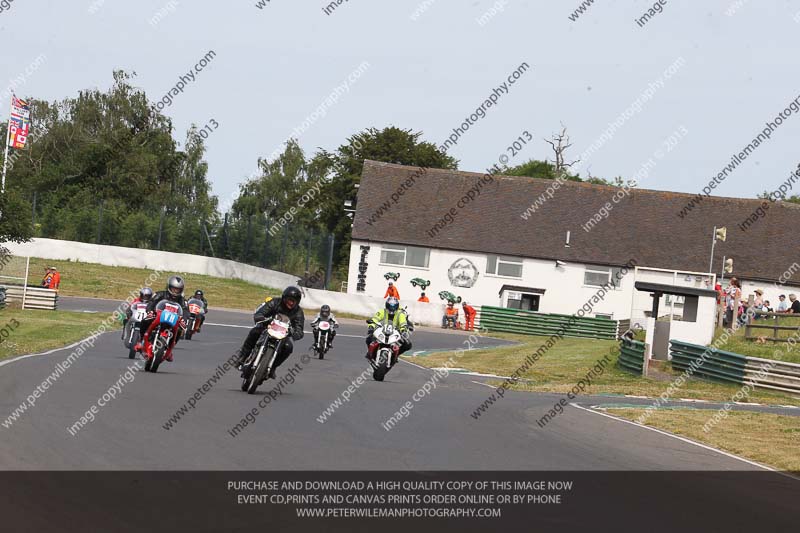 Vintage motorcycle club;eventdigitalimages;mallory park;mallory park trackday photographs;no limits trackdays;peter wileman photography;trackday digital images;trackday photos;vmcc festival 1000 bikes photographs