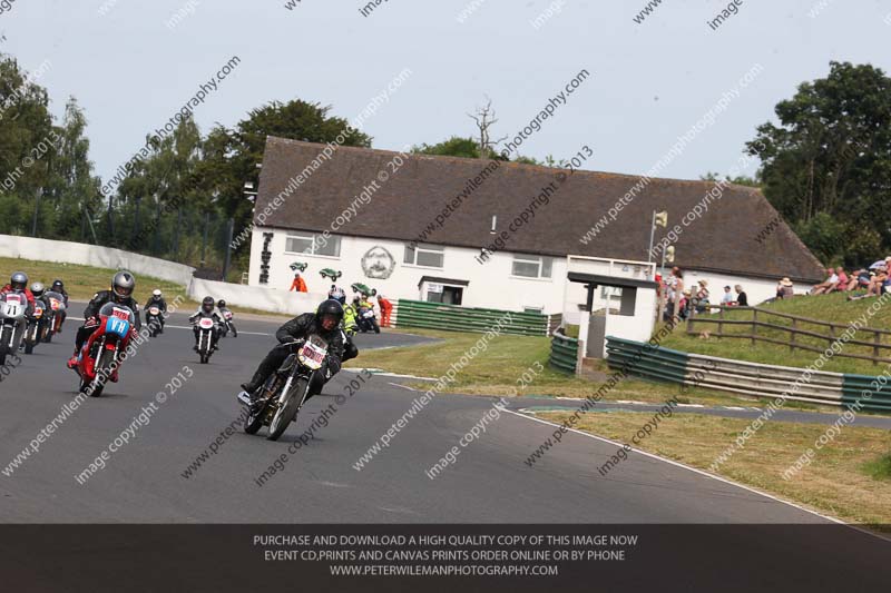 Vintage motorcycle club;eventdigitalimages;mallory park;mallory park trackday photographs;no limits trackdays;peter wileman photography;trackday digital images;trackday photos;vmcc festival 1000 bikes photographs