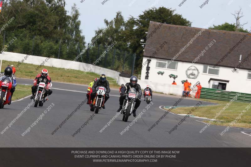 Vintage motorcycle club;eventdigitalimages;mallory park;mallory park trackday photographs;no limits trackdays;peter wileman photography;trackday digital images;trackday photos;vmcc festival 1000 bikes photographs