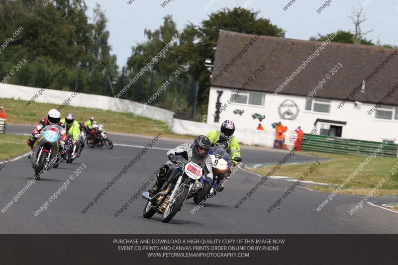 Vintage motorcycle club;eventdigitalimages;mallory park;mallory park trackday photographs;no limits trackdays;peter wileman photography;trackday digital images;trackday photos;vmcc festival 1000 bikes photographs