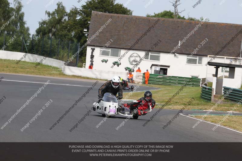 Vintage motorcycle club;eventdigitalimages;mallory park;mallory park trackday photographs;no limits trackdays;peter wileman photography;trackday digital images;trackday photos;vmcc festival 1000 bikes photographs