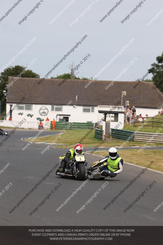 Vintage motorcycle club;eventdigitalimages;mallory park;mallory park trackday photographs;no limits trackdays;peter wileman photography;trackday digital images;trackday photos;vmcc festival 1000 bikes photographs