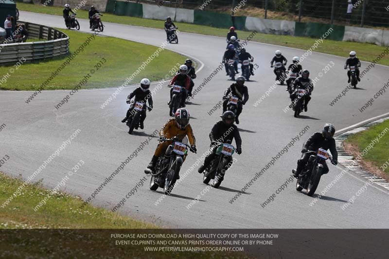 Vintage motorcycle club;eventdigitalimages;mallory park;mallory park trackday photographs;no limits trackdays;peter wileman photography;trackday digital images;trackday photos;vmcc festival 1000 bikes photographs