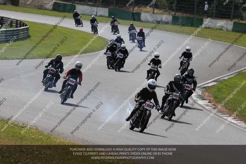 Vintage motorcycle club;eventdigitalimages;mallory park;mallory park trackday photographs;no limits trackdays;peter wileman photography;trackday digital images;trackday photos;vmcc festival 1000 bikes photographs