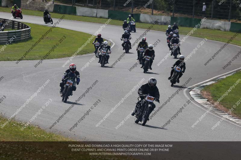Vintage motorcycle club;eventdigitalimages;mallory park;mallory park trackday photographs;no limits trackdays;peter wileman photography;trackday digital images;trackday photos;vmcc festival 1000 bikes photographs