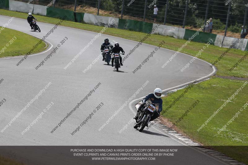 Vintage motorcycle club;eventdigitalimages;mallory park;mallory park trackday photographs;no limits trackdays;peter wileman photography;trackday digital images;trackday photos;vmcc festival 1000 bikes photographs